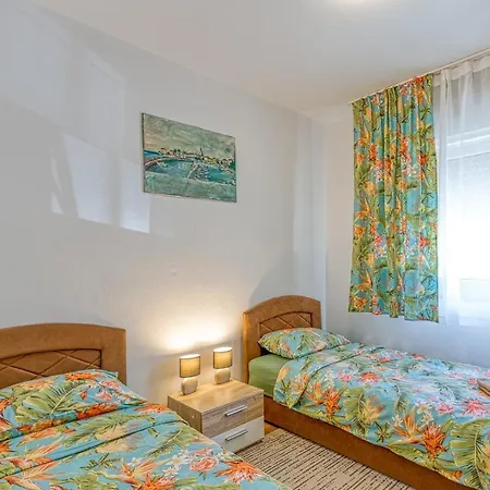 Gaby With Balcony Poreč