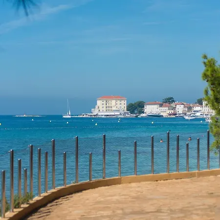 Gaby With Balcony Lägenhet *