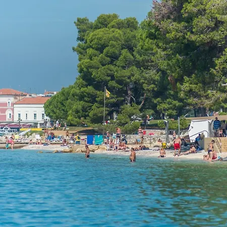 Gaby With Balcony Lägenhet