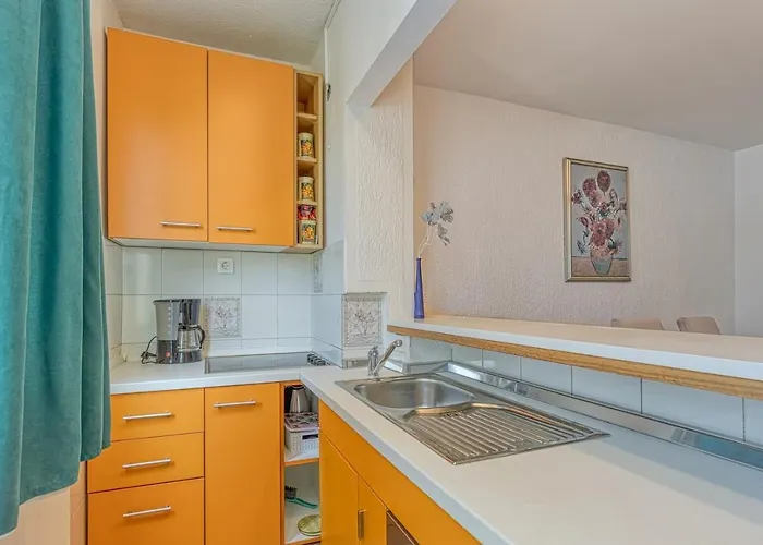 Daire Gaby With Balcony Poreč